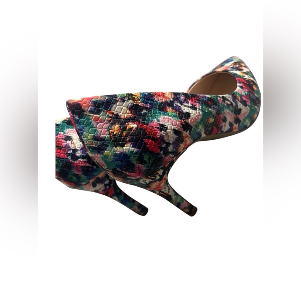 Size 8 Kelly & Katie Multicolor Pointed Toe Pumps - Picture 5 of 9
